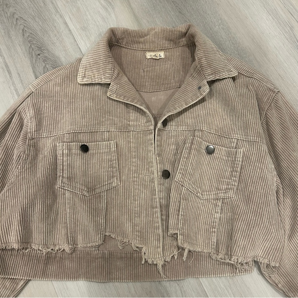 POL Women's Cropped Corduroy Beige Lightweight Relaxed Jacket